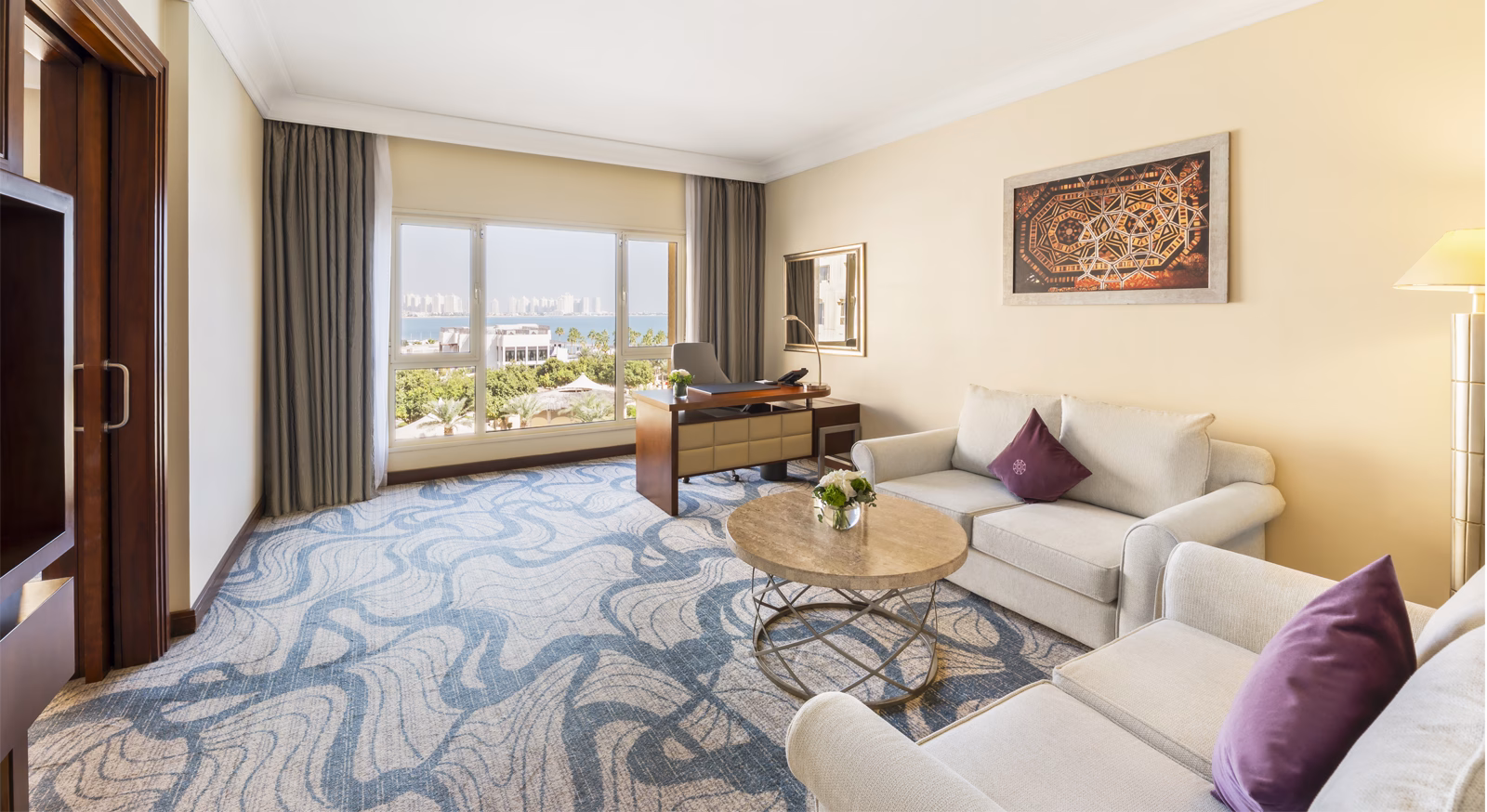 Diplomatic-King-Suite-5